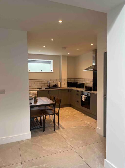 Apartamento Entire Property In Downham Market, Serviced Accomodation Exterior foto